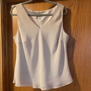 Chic White Sleeveless Tank Top